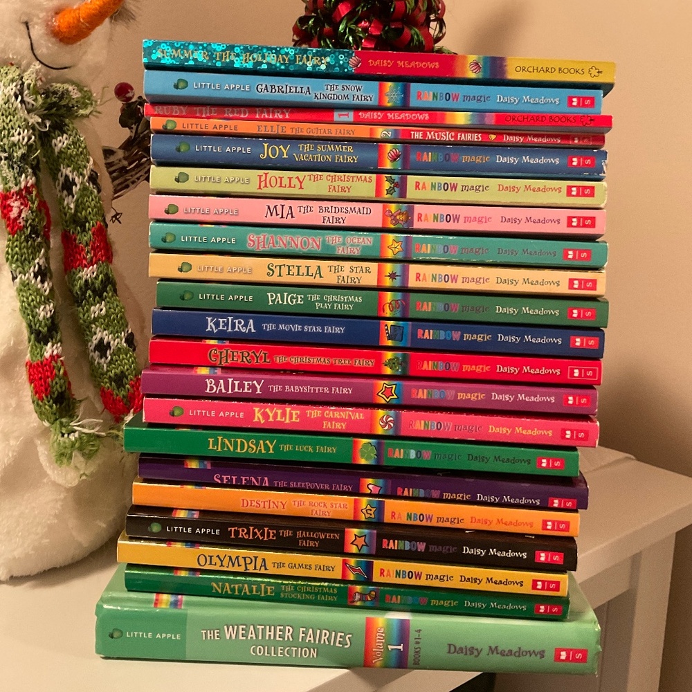 🌈 HUGE LOT of Rainbow Magic books